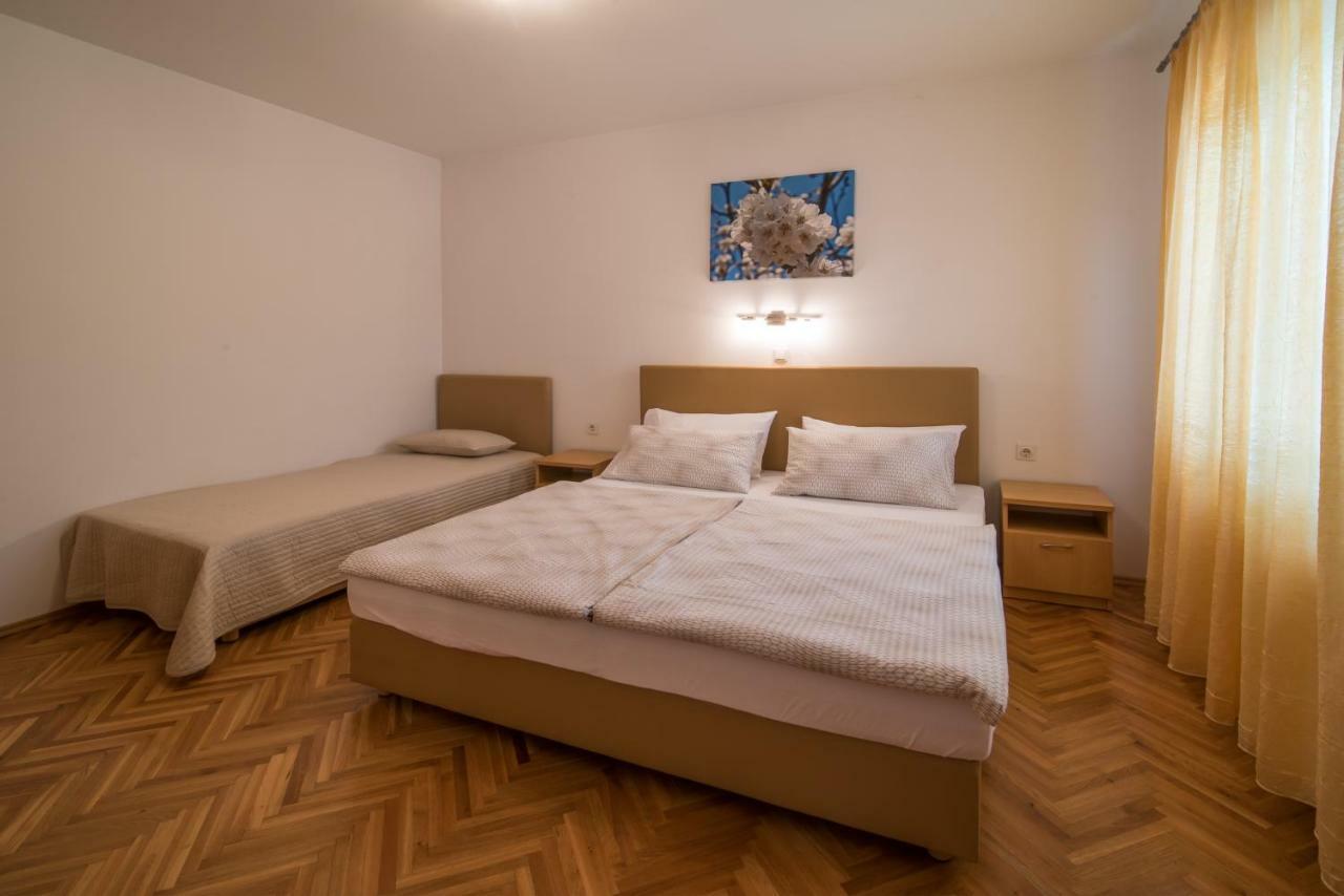 Apartments Marija & Anton มาลินสกา ภายนอก รูปภาพ